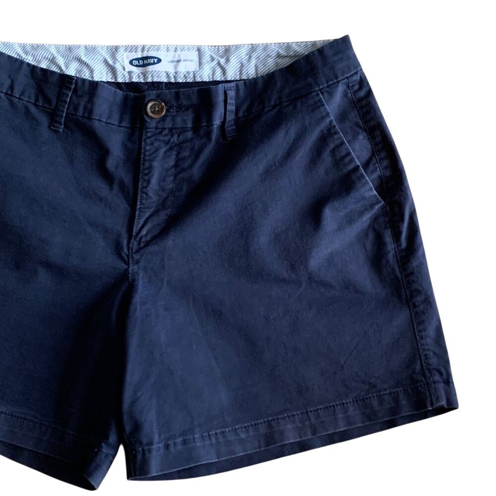 Old Navy Everyday Chino Shorts Women Size 8 Navy Blue Mid-Rise 5" Inseam Stretch - Picture 2 of 8